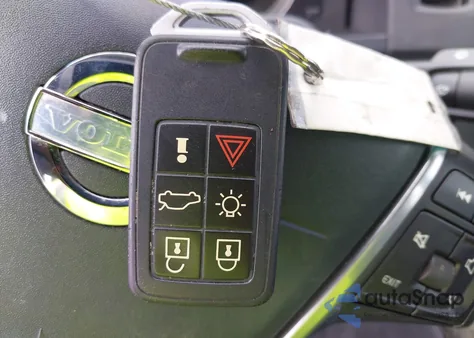 2013 Volvo S60 T5/T5 Platinum/T5 Premier/T5 Premier Plus z USA, uszkodzony, nr VIN YV1612FS5D1232616